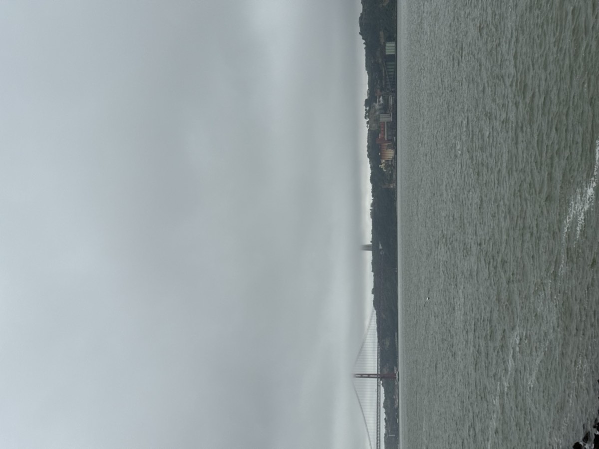 Le Tage et le pont du 25 Avril sous la brume de février