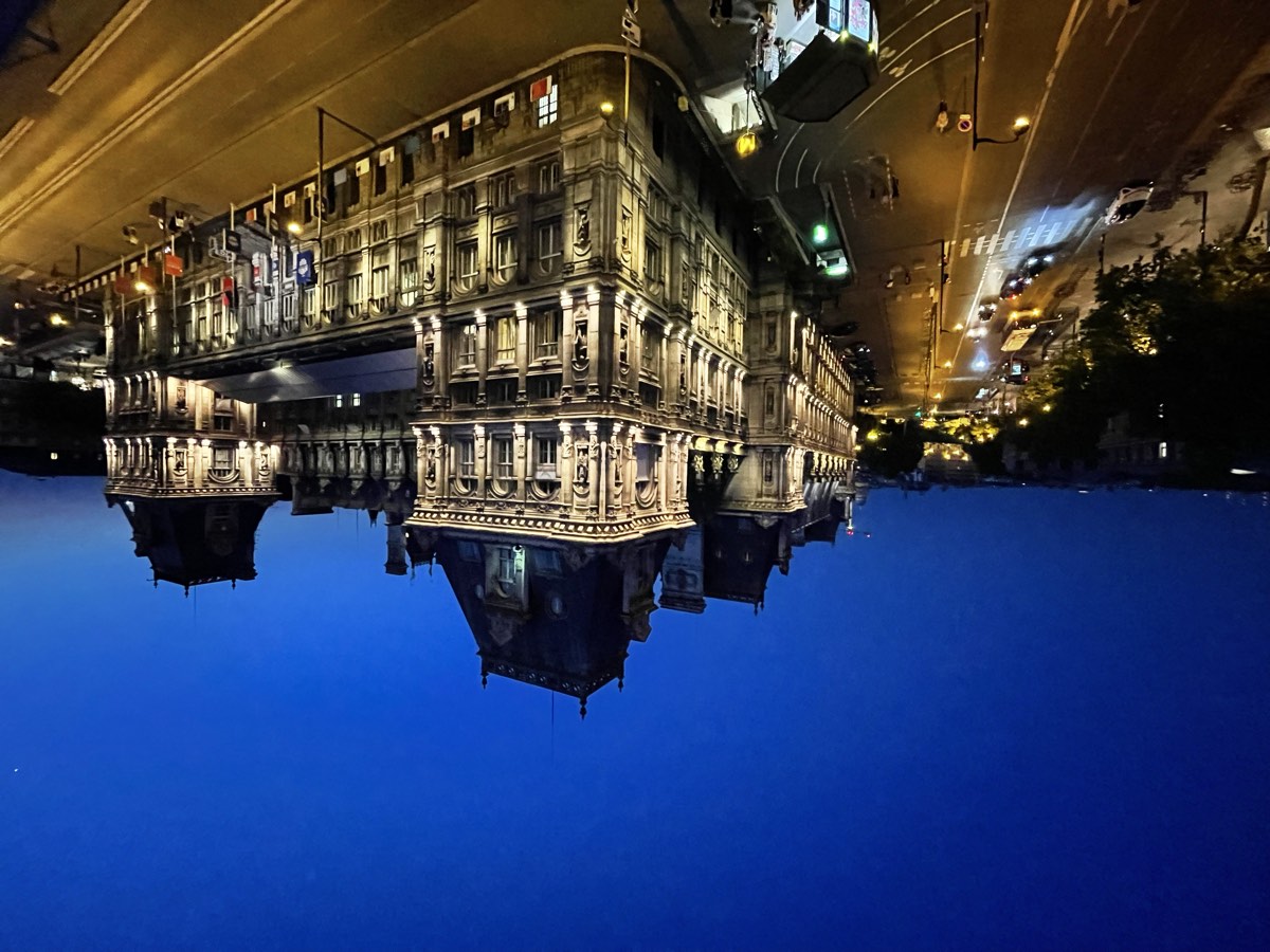 L'Hôtel de Ville de Paris à l'heure bleue